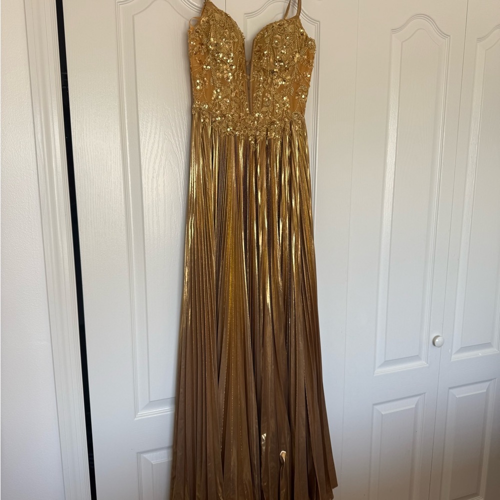 Elegant Gold Evening Gown